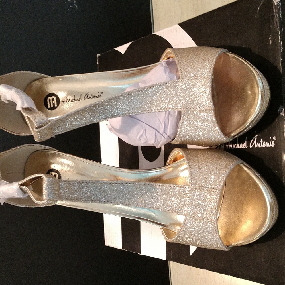 Gold sexy stiletto